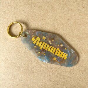 Aquarius Zodiac Astrology Resin Key Tag Keychain Gold Plated Brand New